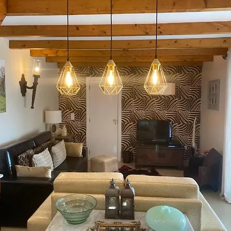 Casa De *