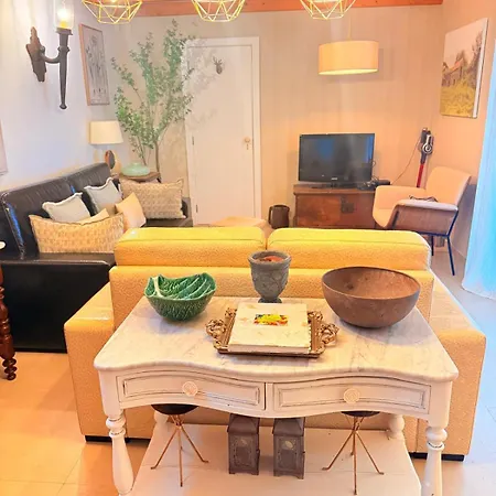 Casa De *